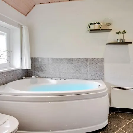 Carolin - 400m From The Sea By Interhome *