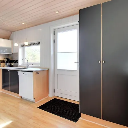 Carolin - 400m From The Sea By Interhome